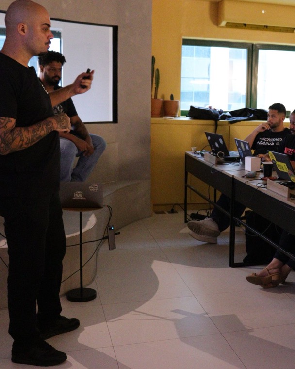 Élcio Souza em workshop de campanhas Google Ads