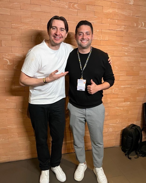 Élcio Souza em registro de evento profissional de Google Ads